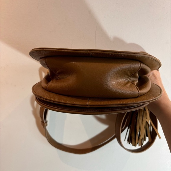 KENSIE Bohemian Boho Vegan Leather Saddle Style 2 Tassels Crossbody Bag Purse - Picture 9 of 12